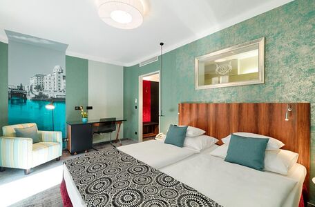 Large double room with balcony at the Hotel Capricorno in Vienna